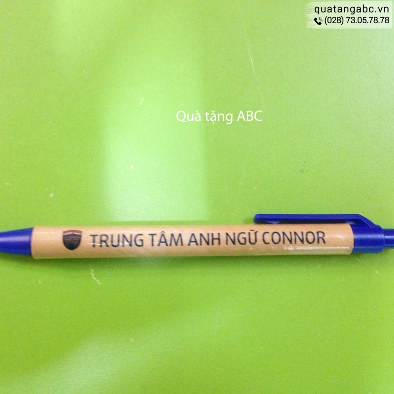 Bút bi quà tặng của Trung tâm anh ngữ CONNOR được in tại INLOGO